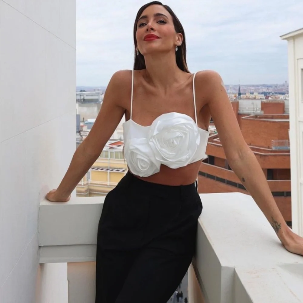 Zara Rose Appliqué White Crop Top - Picture 1 of 10